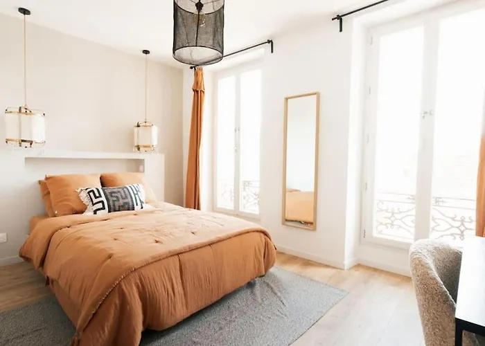 Longchamp - 2 Chambres Avec Terrasse - Wifi - Clim